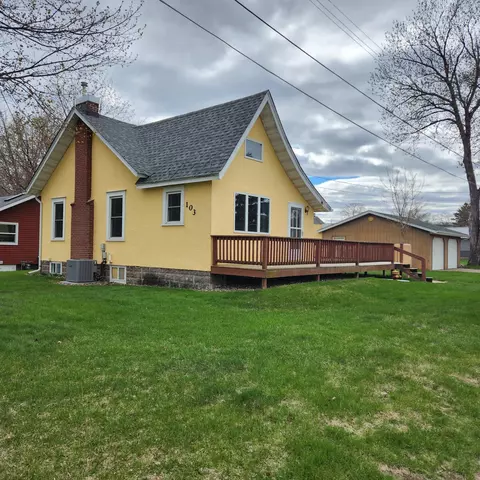 103 Fairfax St, Winona, MN 55987