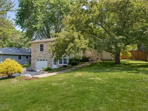 109 Turners Xrd S, Golden Valley, MN 55416