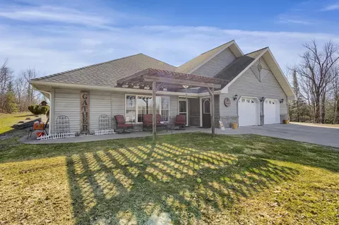 22 6th St, Nashwauk, MN 55769