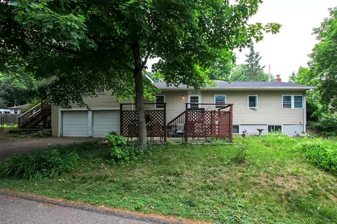 710 Ponderosa Dr, Chanhassen, MN 55317