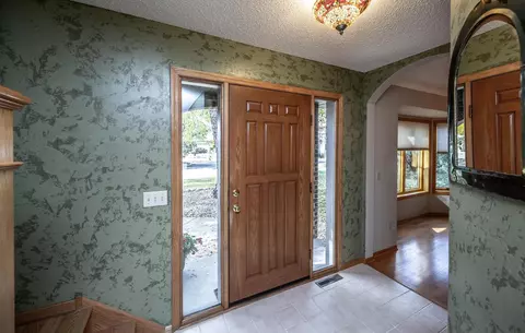 3970 Trotters Ct, Eagan, MN 55123 photo 4