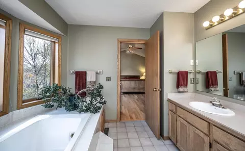 3970 Trotters Ct, Eagan, MN 55123 photo 23
