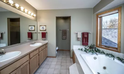 3970 Trotters Ct, Eagan, MN 55123 photo 24
