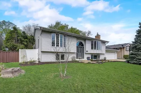 7908 Tierneys Woods Rd, Bloomington, MN 55438