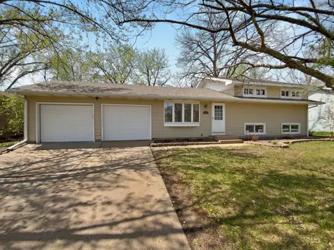 10516 Wren St NW, Coon Rapids, MN 55433