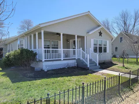 1022 Cedar St, Wabasso, MN 56293