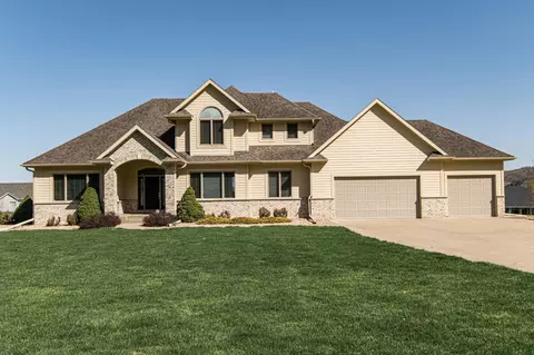 1358 Westhill Dr SW, Rochester, MN 55902