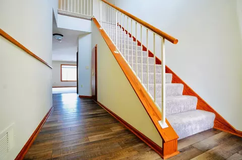 3208 Edgerton St, Vadnais Heights, MN 55127