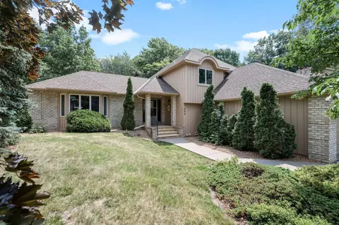 498 Marnie St S, Maplewood, MN 55119