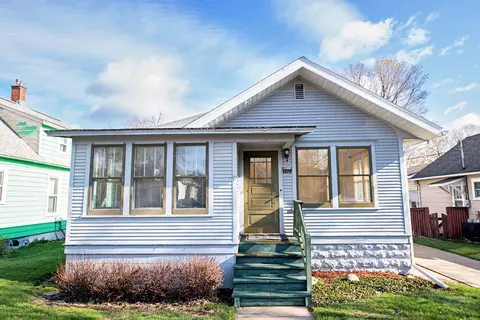 1222 W 4th St, Winona, MN 55987