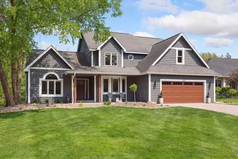 672 Huntington Ct S, Maplewood, MN 55119