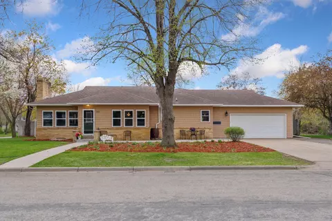242 E River St, Monticello, MN 55362