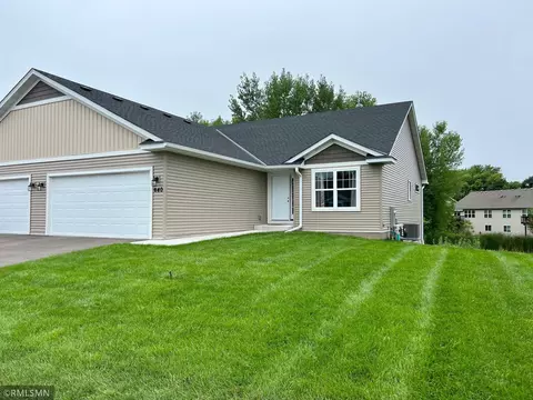 640 Tomahawk Ct, Madison Lake, MN 56063