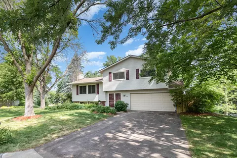 961 Dawn Ave, Shoreview, MN 55126
