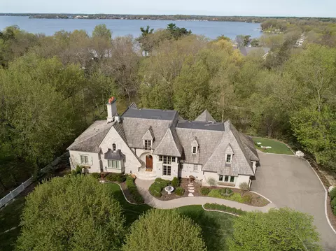 525 Harrington Rd, Wayzata, MN 55391