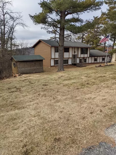 102 Ridgeview Ln S, Lanesboro, MN 55949