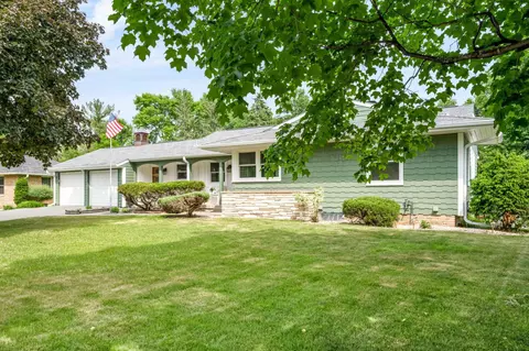5105 Tifton Dr, Edina, MN 55439