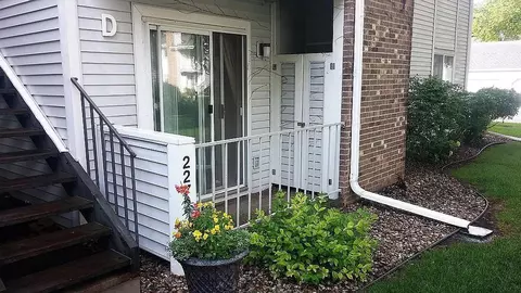 2272 Benson Ave #D, Saint Paul, MN 55116