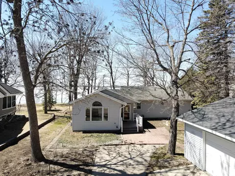 1630 E Shore Dr, Detroit Lakes, MN 56501