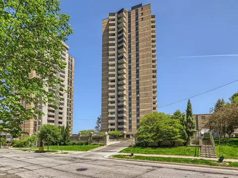 400 Groveland Ave #607, Minneapolis, MN 55403