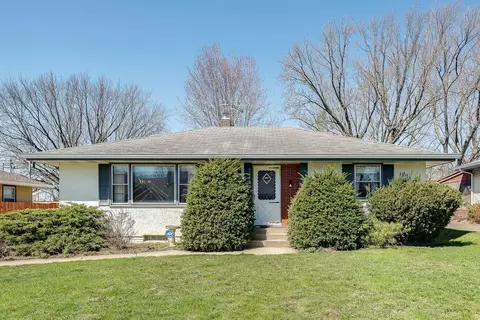 1635 Luella St N, Saint Paul, MN 55119