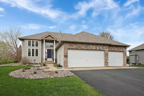 8450 Spruce Pt, Victoria, MN 55386