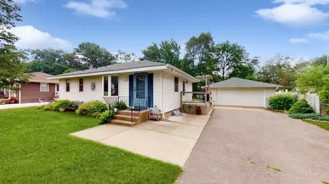 132 105th Ave NE, Blaine, MN 55434