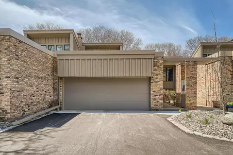 5728 Duncan Ln, Edina, MN 55436