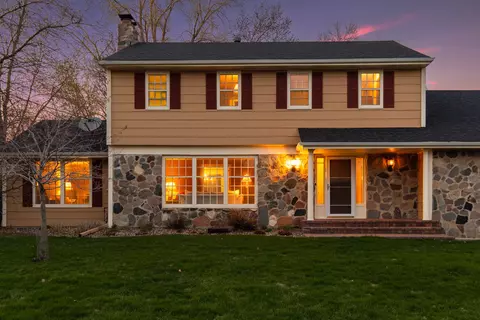 15400 Holdridge Rd E, Wayzata, MN 55391