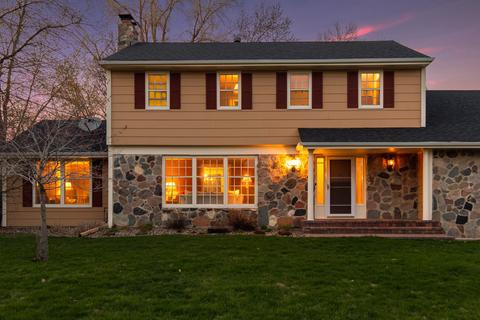 15400 Holdridge Rd E, Wayzata, MN 55391