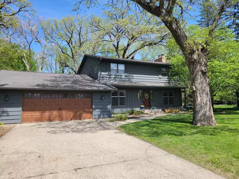 1115 Jorgenson St SE, Hutchinson, MN 55350