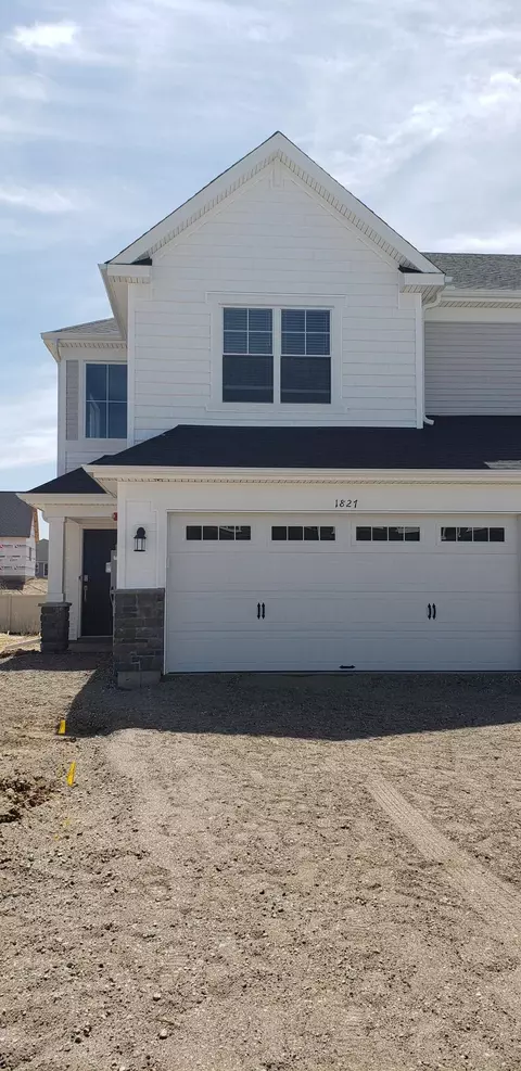 1827 Tyrone Dr, Shakopee, MN 55379