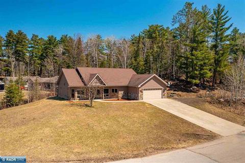 5626 Pine St, Tower, MN 55790