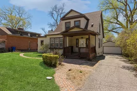 457 Desnoyer Ave, Saint Paul, MN 55104