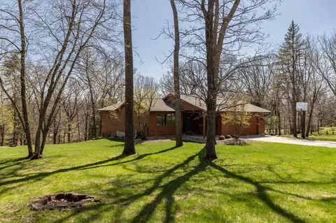 930 W Center St, Oronoco, MN 55960