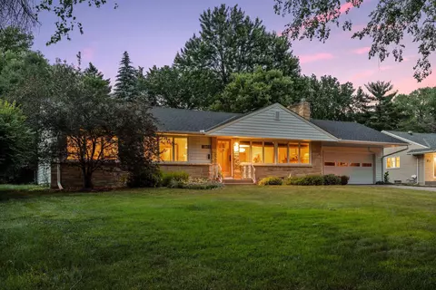 1863 Hampshire Ave, Saint Paul, MN 55116