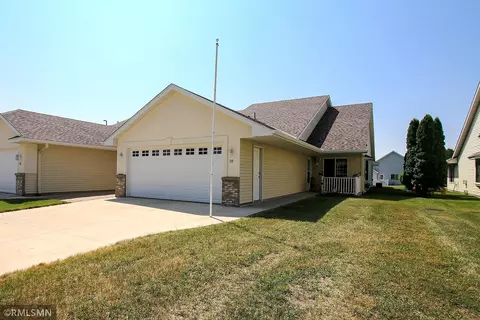 70 Orchard Ave SE, Hutchinson, MN 55350