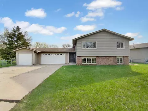 7909 82nd Ave N, Brooklyn Park, MN 55445