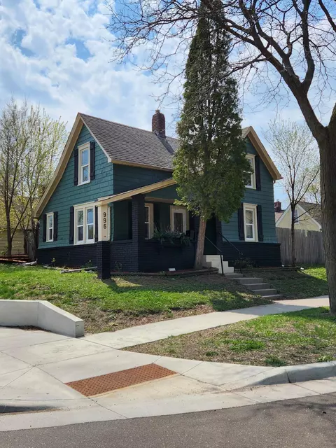 996 Rose Ave E, Saint Paul, MN 55106