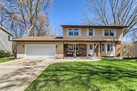 5350 W 140th St, Savage, MN 55378