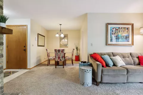 4268 Magnolia Ln N #84, Plymouth, MN 55441