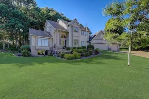 13212 Sheffield Ct, Burnsville, MN 55337