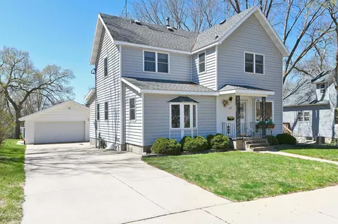 922 3rd Ave NW, Faribault, MN 55021