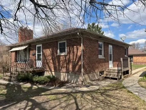 809 8th St S, Virginia, MN 55792