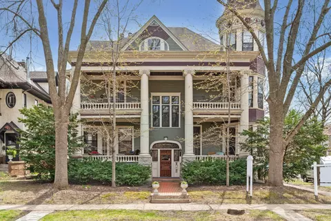 496 Holly Ave #4, Saint Paul, MN 55102