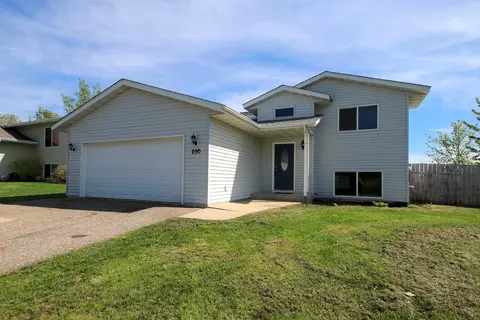 690 Texas Ave NW, Hutchinson, MN 55350