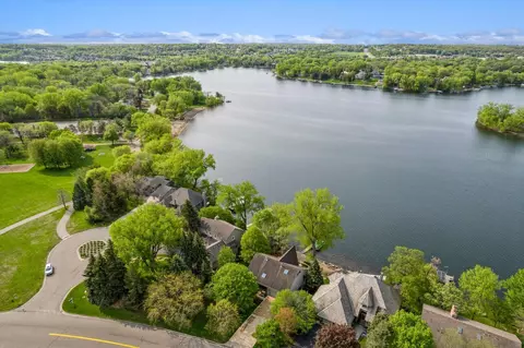 1001 Crystal Lake Rd E, Burnsville, MN 55306