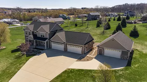 3976 Creek View Ln SW, Rochester, MN 55902