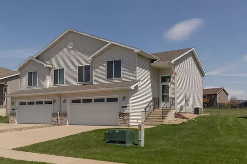 2104 Petersen Dr NW, Stewartville, MN 55976