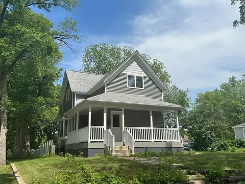109 E Redwood St, Marshall, MN 56258